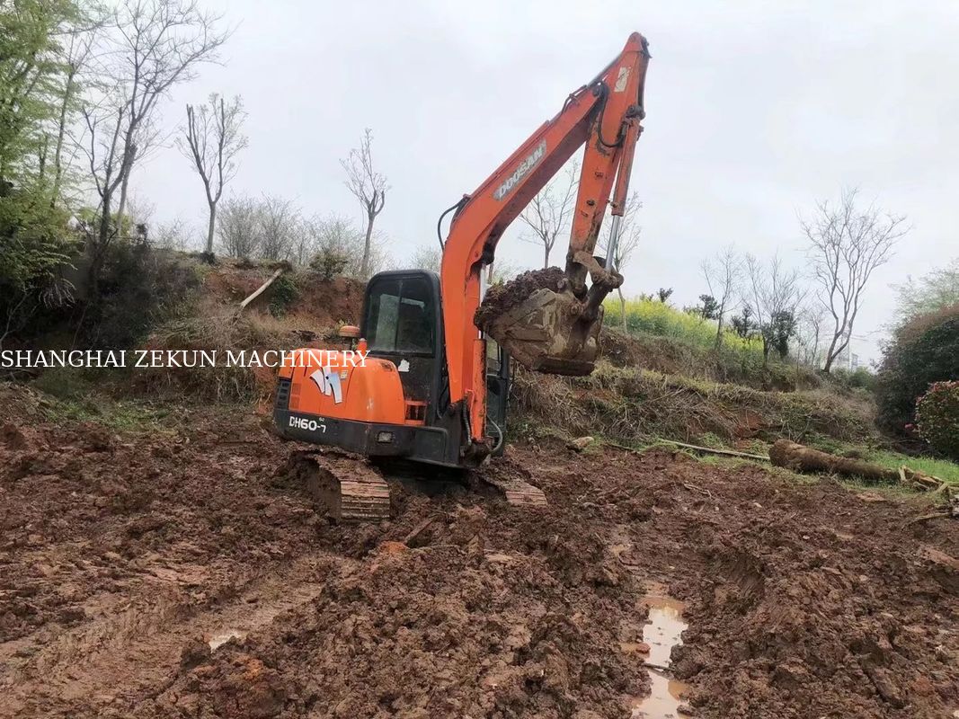 2010 EX60 มือสอง มินิ Excavator 38.1kw กับแวลล์ไฮดรอลิกเดิม