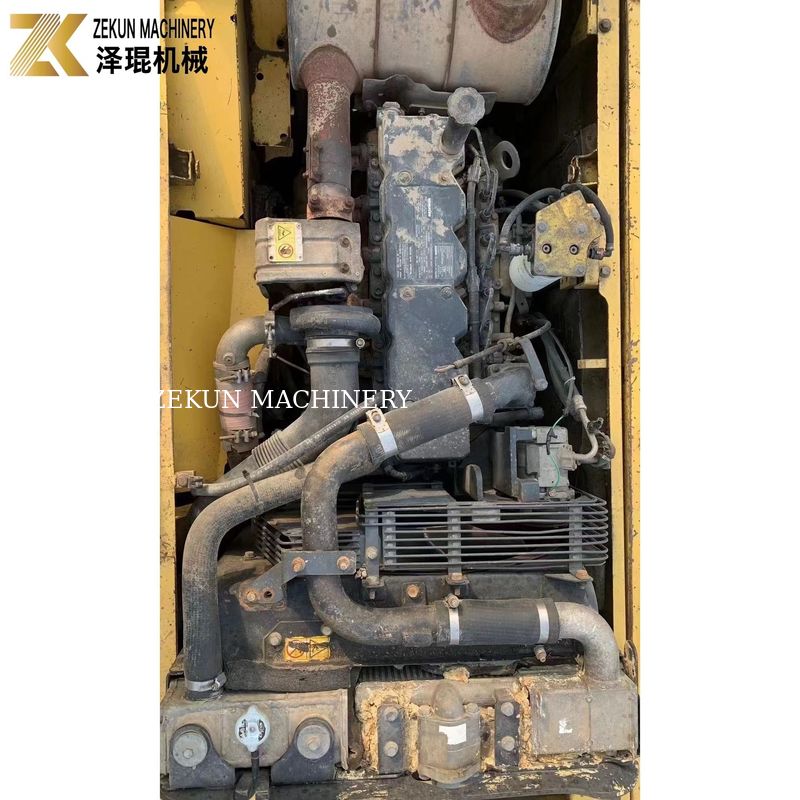 ใช้ Komatsu 200 Excavator ในมือสอง PC200-6 Digger น้ําหนักการทํางาน 20.15 ตัน