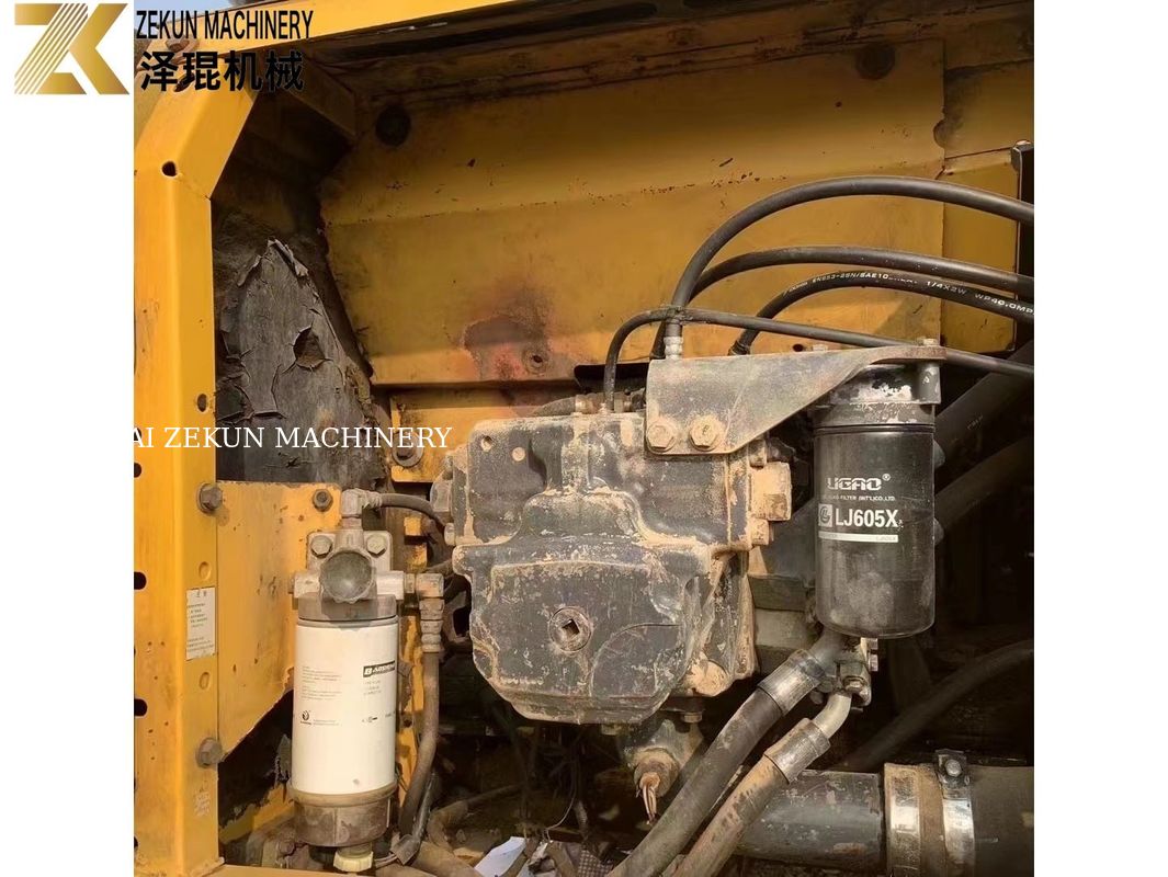 ใช้ Komatsu 200 Excavator ในมือสอง PC200-6 Digger น้ําหนักการทํางาน 20.15 ตัน