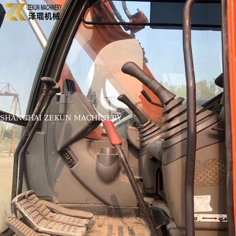 ใช้ฮิตาชิ ZX75 Mini Excavator ZX75US ZX75US-3 โดยเจ้าของ วาล์วไฮดรอลิกเดิม
