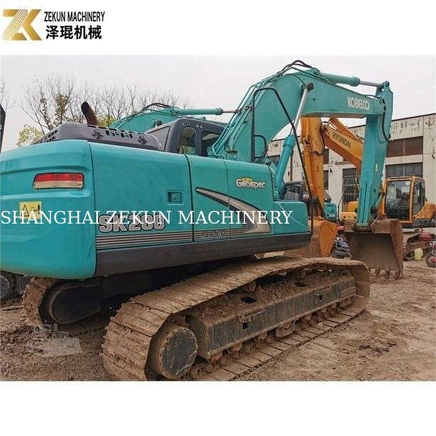 ออกแบบเดิม ใช้ Kobelco SK 200 200-8 สีฟ้า เครื่องขุดมือสอง