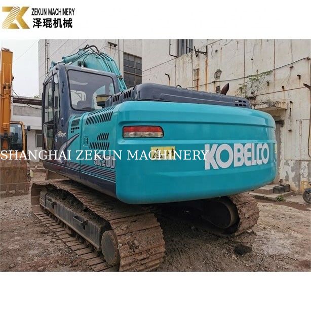 ออกแบบเดิม ใช้ Kobelco SK 200 200-8 สีฟ้า เครื่องขุดมือสอง