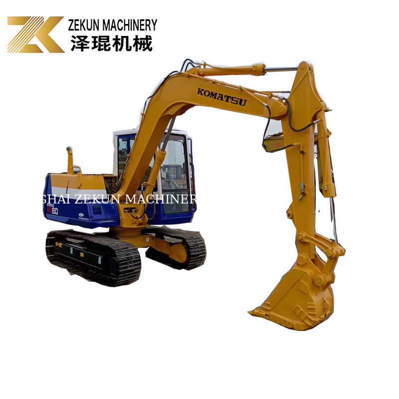 Japan Komatsu PC60-6 เครื่องขุดที่มีน้ําหนักการทํางานต่ํา 6 ตัน และอยู่ในสภาพดี