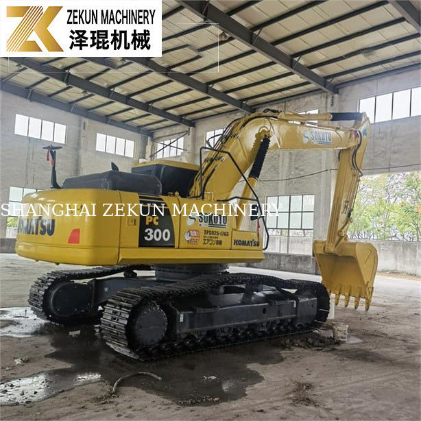 32 ตัน 1.8m3 เครื่องบรรทุกล้อมือสอง KOMATSU PC 300-7LC HD 6LE LC-8