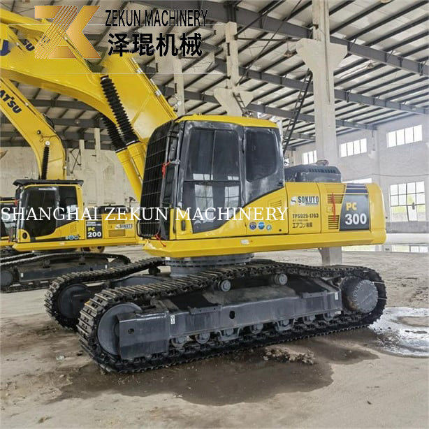 32 ตัน 1.8m3 เครื่องบรรทุกล้อมือสอง KOMATSU PC 300-7LC HD 6LE LC-8