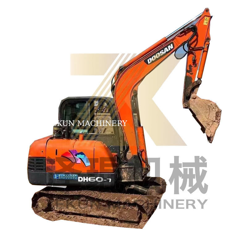5500 KG Doosan60-7 DH55/DH60-7/80-7 DH60/DH60-7 เครื่องขุดที่มีเวลาทํางาน 0-2000 ชั่วโมง