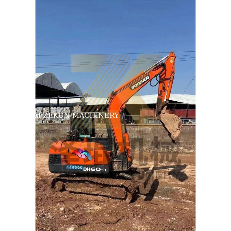 5500 KG Doosan60-7 DH55/DH60-7/80-7 DH60/DH60-7 เครื่องขุดที่มีเวลาทํางาน 0-2000 ชั่วโมง