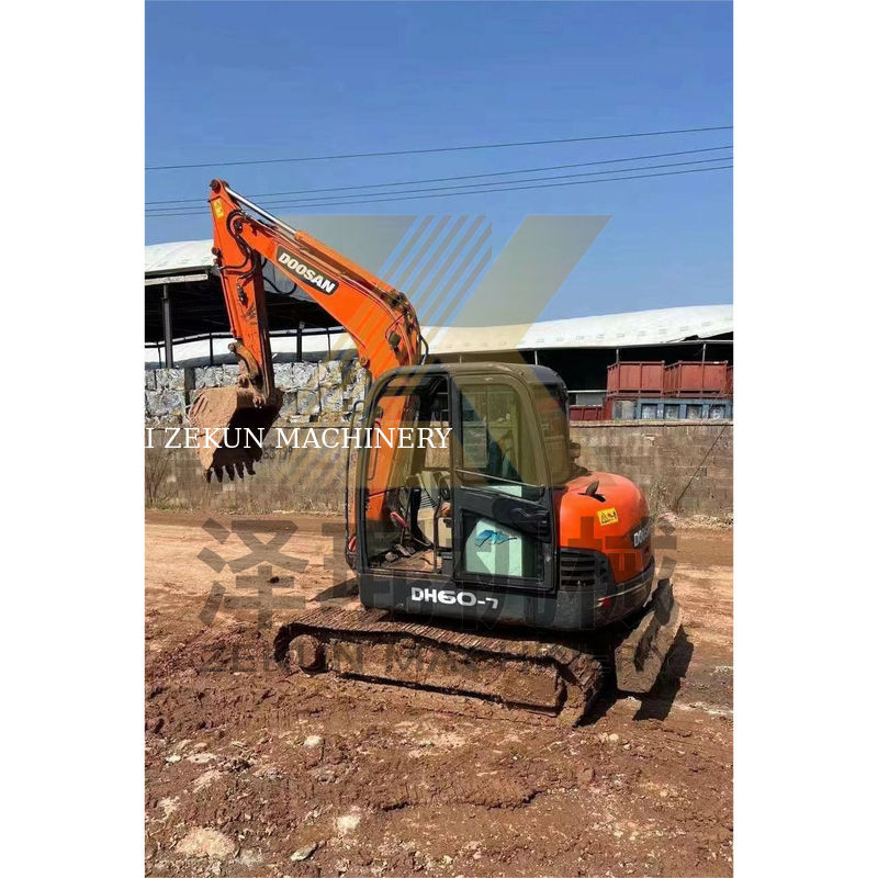 5500 KG Doosan60-7 DH55/DH60-7/80-7 DH60/DH60-7 เครื่องขุดที่มีเวลาทํางาน 0-2000 ชั่วโมง