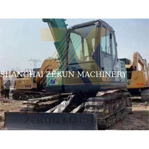 ใช้ Kobelco SK75 Kobelco Excavator Digger ด้วยความจุ 0.38 เบ็คเก็ต และมีราคาถูก
