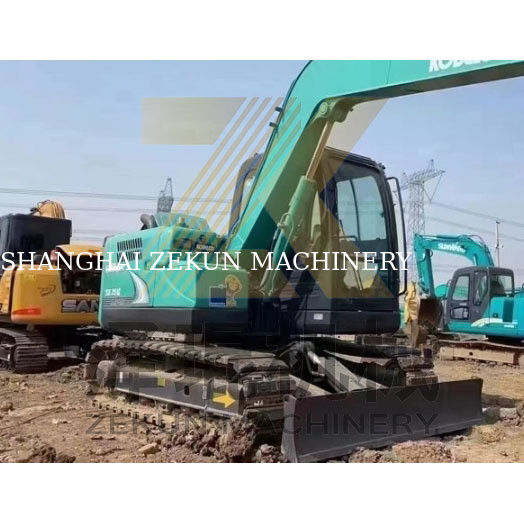 ใช้ Kobelco SK75 Kobelco Excavator Digger ด้วยความจุ 0.38 เบ็คเก็ต และมีราคาถูก