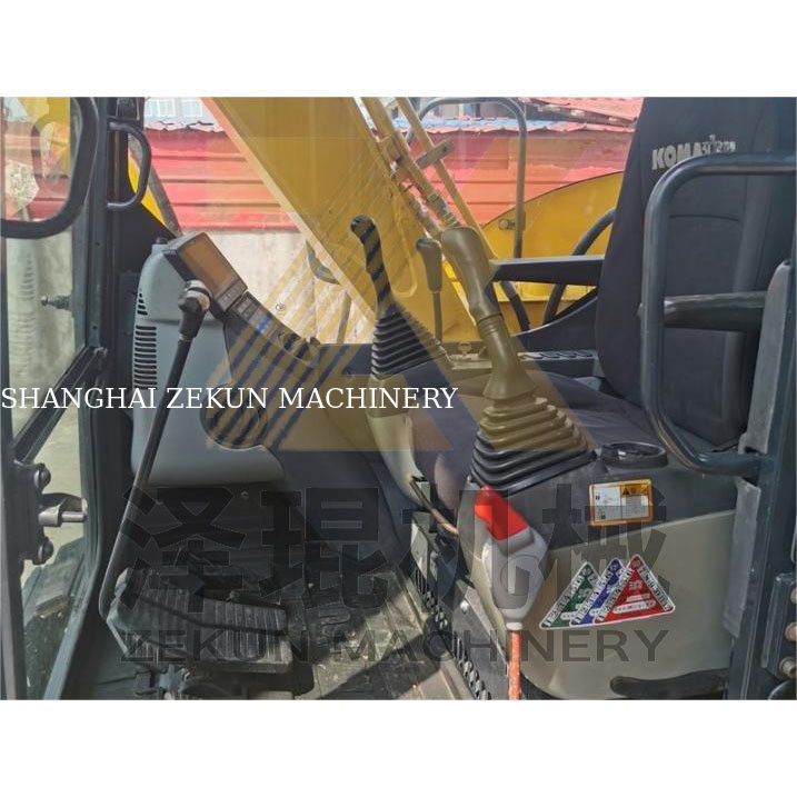 6.59TON น้ําหนักการทํางาน 2022 ใช้ Komatsu PC70-8 Excavator สําหรับความต้องการของคุณ