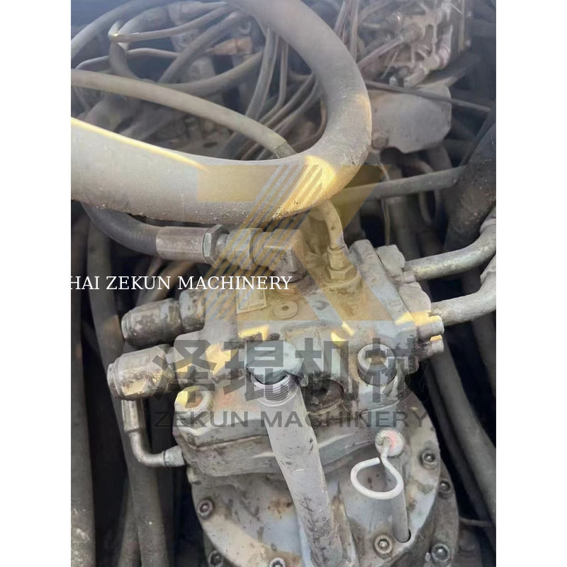 เครื่องขุดฮิตาชิ ZX200 ใช้ 95% 20000 KG เครื่องน้ําหนัก 1.38 m3 ความจุถัง