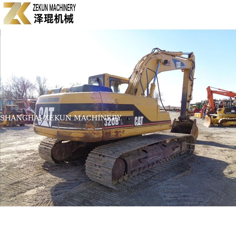 การขุดดินทําให้เป็นไปได้ด้วย เครื่องขุด CAT 320 BL และเครื่องยนต์ Caterpillar ขนาด 97kw