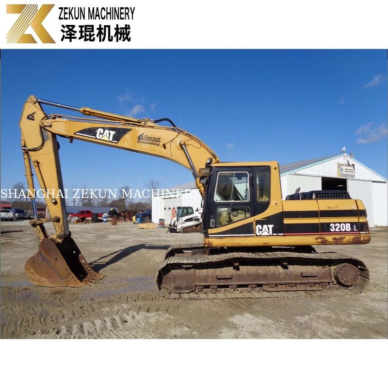 การขุดดินทําให้เป็นไปได้ด้วย เครื่องขุด CAT 320 BL และเครื่องยนต์ Caterpillar ขนาด 97kw