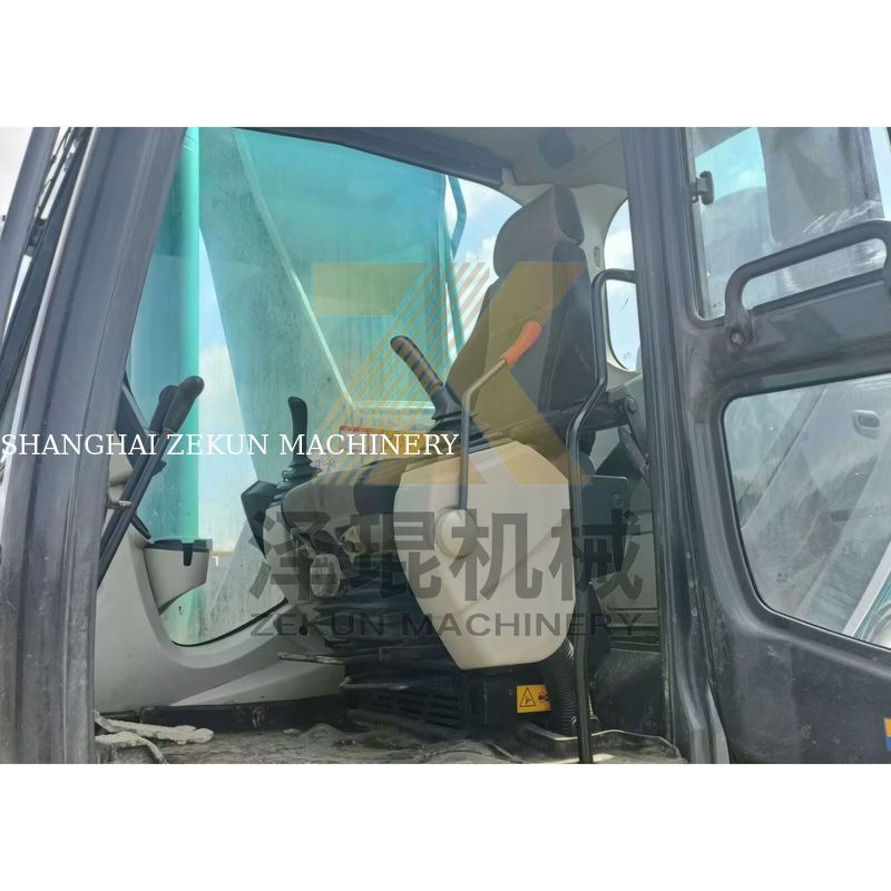 สภาพดี Kobelco SK350LC 8 Excavator ขนาด 1.6 m3 ความจุถังและเครื่องยนต์ HINO