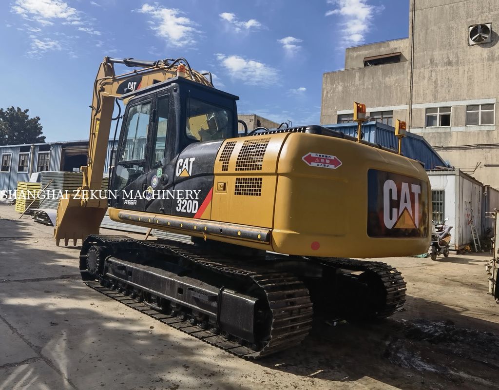 การก่อสร้างการขุด 2015 Caterpillar Cat312 312D Excavator Shanghai Cat 312 C ด้วยและน้ําหนักการทํางาน 20 ตัน
