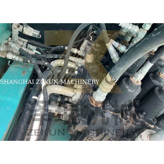 เครื่องขุด Kobelco SK200-8 ที่ใช้ปั๊มไฮดรอลิกอื่น ๆ และน้ําหนักเครื่อง 20000 KG