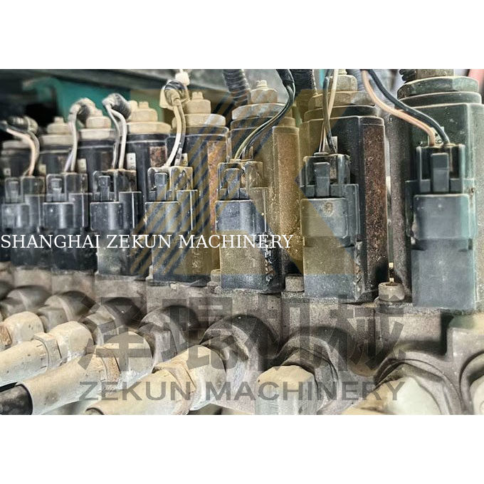 เครื่องขุด Kobelco SK200-8 ที่ใช้ปั๊มไฮดรอลิกอื่น ๆ และน้ําหนักเครื่อง 20000 KG