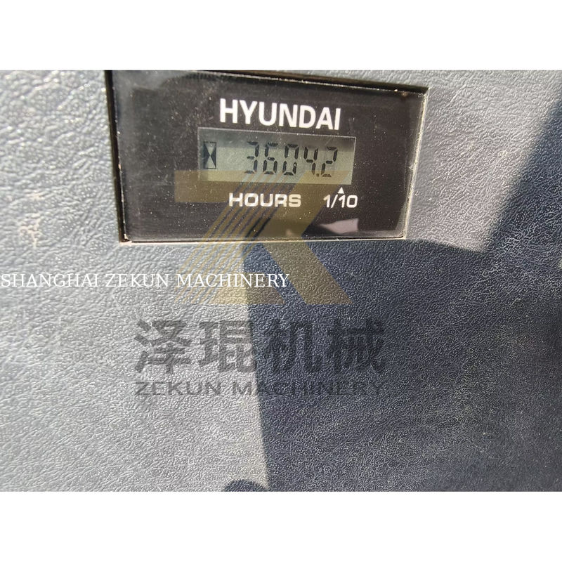 สภาพดี Hyundai R520 Excavator ขนาด 3M3 ความจุถังและพลังงาน 266KW ในตลาดร้อน