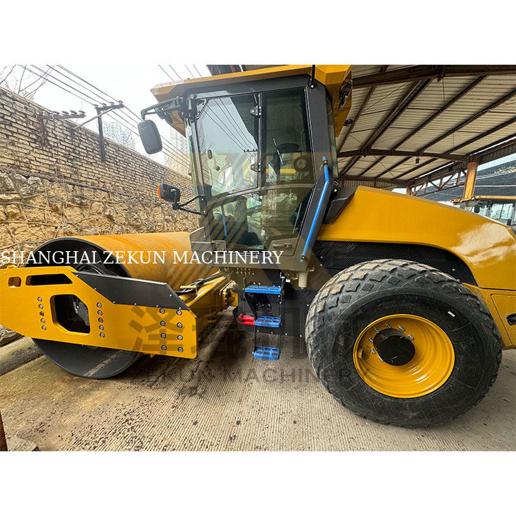 13 ตัน XCMG XS135 ไฮดรอลิกเต็มกลองกลองเดียว EU ขั้นตอน V