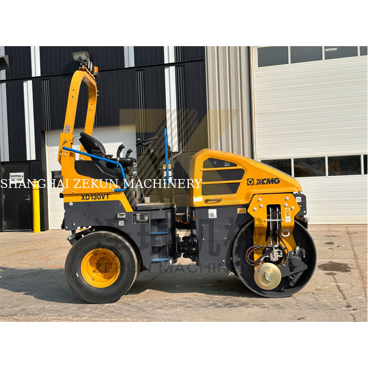 4 ตัน XCMG XD130VT รอลเลอร์สั่นสําหรับการก่อสร้างถนน สําหรับขาย