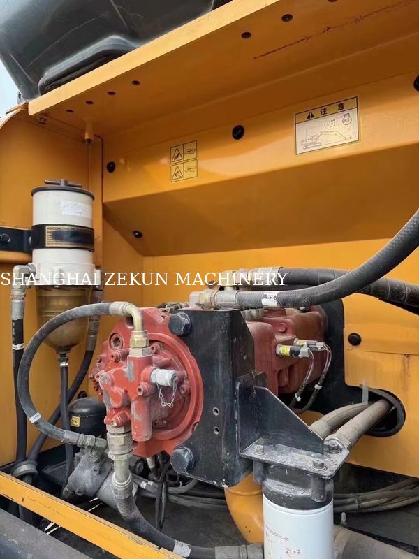 2018 R215VS Excavator 3 800 ชั่วโมงทํางาน เหมาะสําหรับงานหนัก