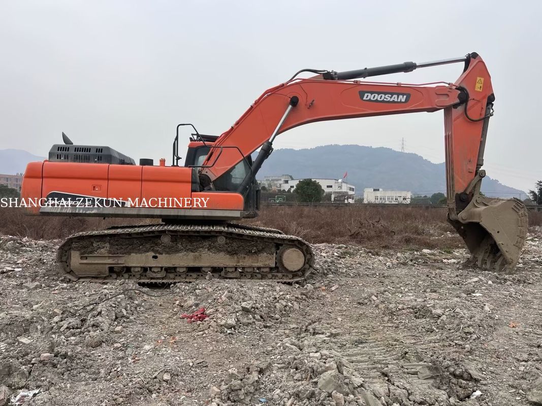 อุปกรณ์ขุด Doosan DX380 ปี 2020 ที่ใช้มา 4 816 ชั่วโมง สภาพดี