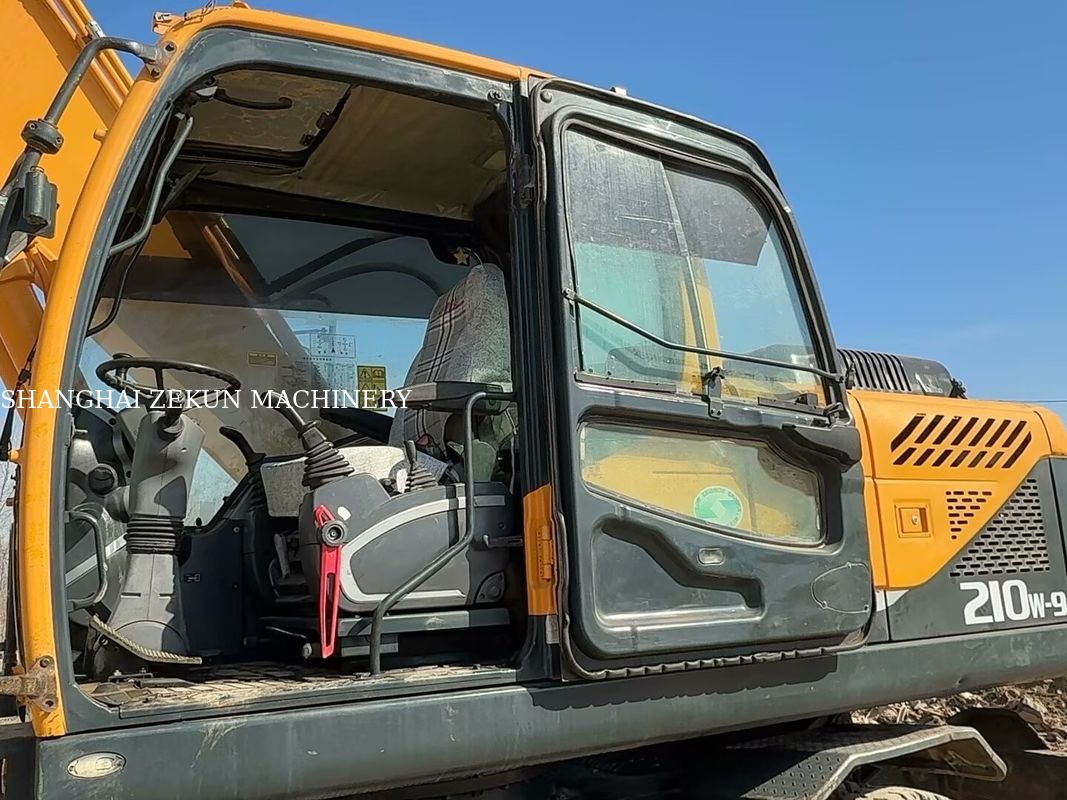 2014 Hyundai R210W-9 เครื่องขุดล้อ 21 ตัน เหมาะสําหรับโครงการก่อสร้าง