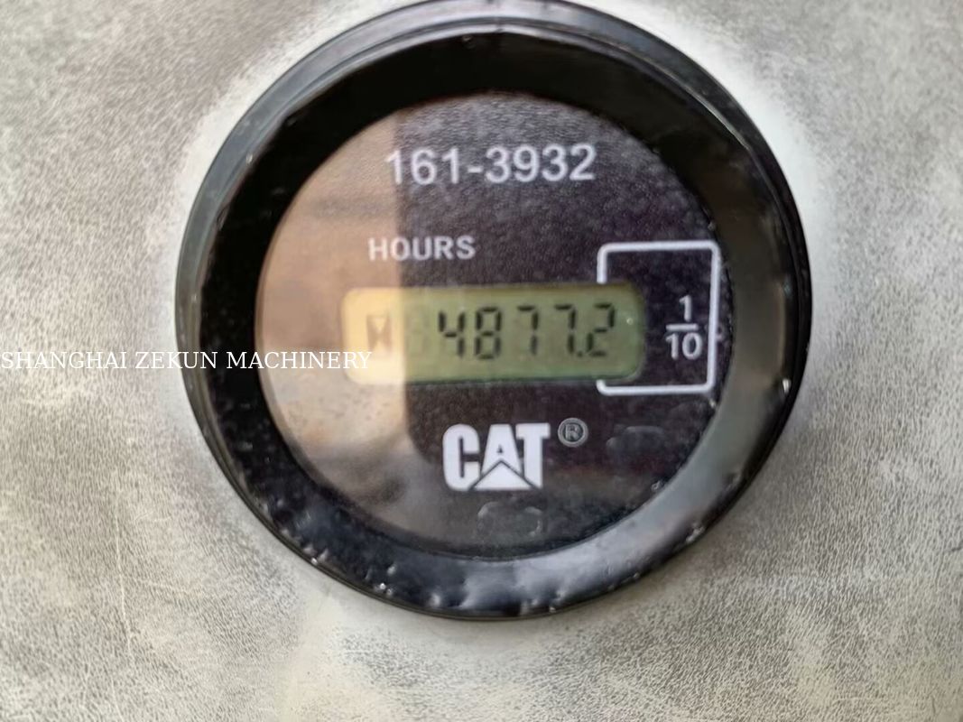 เครื่องขุด 2020 Cat 323D2 ที่มีความสามารถหลากหลาย 23 ตัน 4877 ชั่วโมง สําหรับการใช้งานที่หลากหลาย