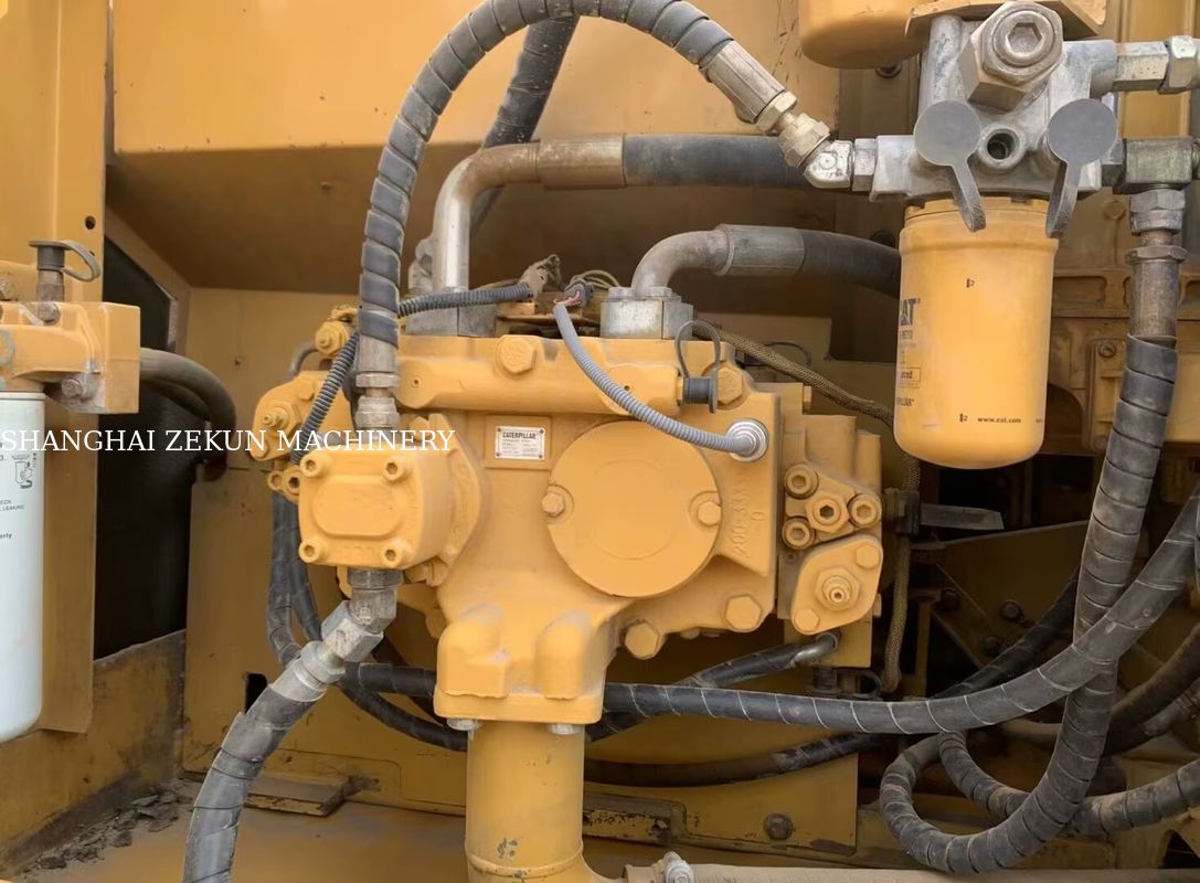 เครื่องขุด 2020 Cat 323D2 ที่มีความสามารถหลากหลาย 23 ตัน 4877 ชั่วโมง สําหรับการใช้งานที่หลากหลาย