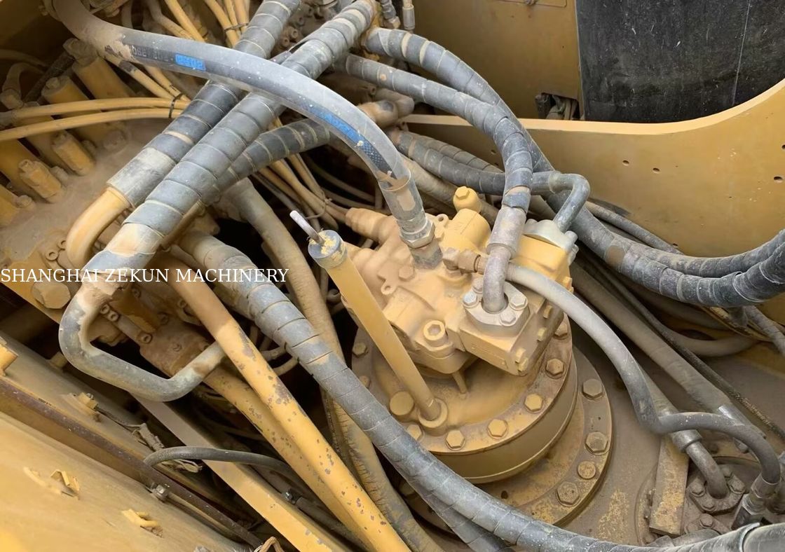 เครื่องขุด 2020 Cat 323D2 ที่มีความสามารถหลากหลาย 23 ตัน 4877 ชั่วโมง สําหรับการใช้งานที่หลากหลาย