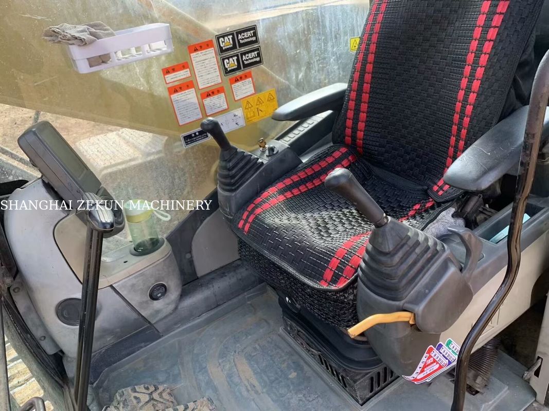 เครื่องขุด 2020 Cat 323D2 ที่มีความสามารถหลากหลาย 23 ตัน 4877 ชั่วโมง สําหรับการใช้งานที่หลากหลาย