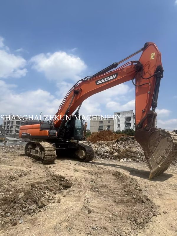 รถขุด Doosan DX500LC-9C มือสอง 800 รอบต่อนาที แรงม้า และความสูงขุดสูงสุด 11