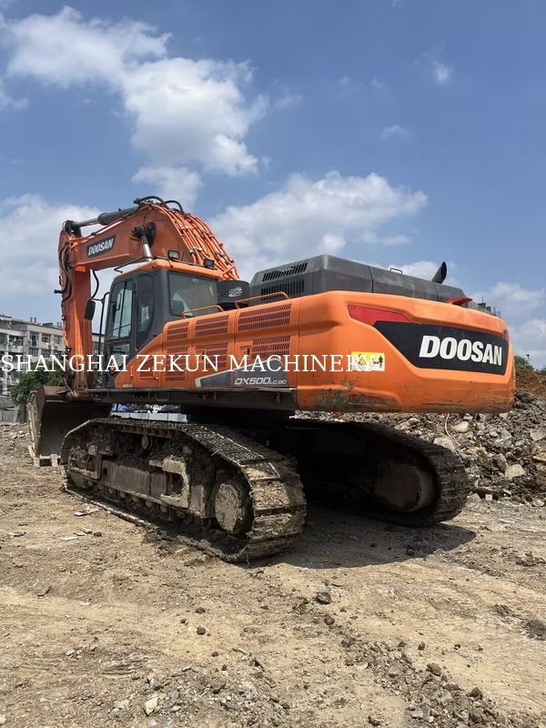 รถขุด Doosan DX500LC-9C มือสอง 800 รอบต่อนาที แรงม้า และความสูงขุดสูงสุด 11