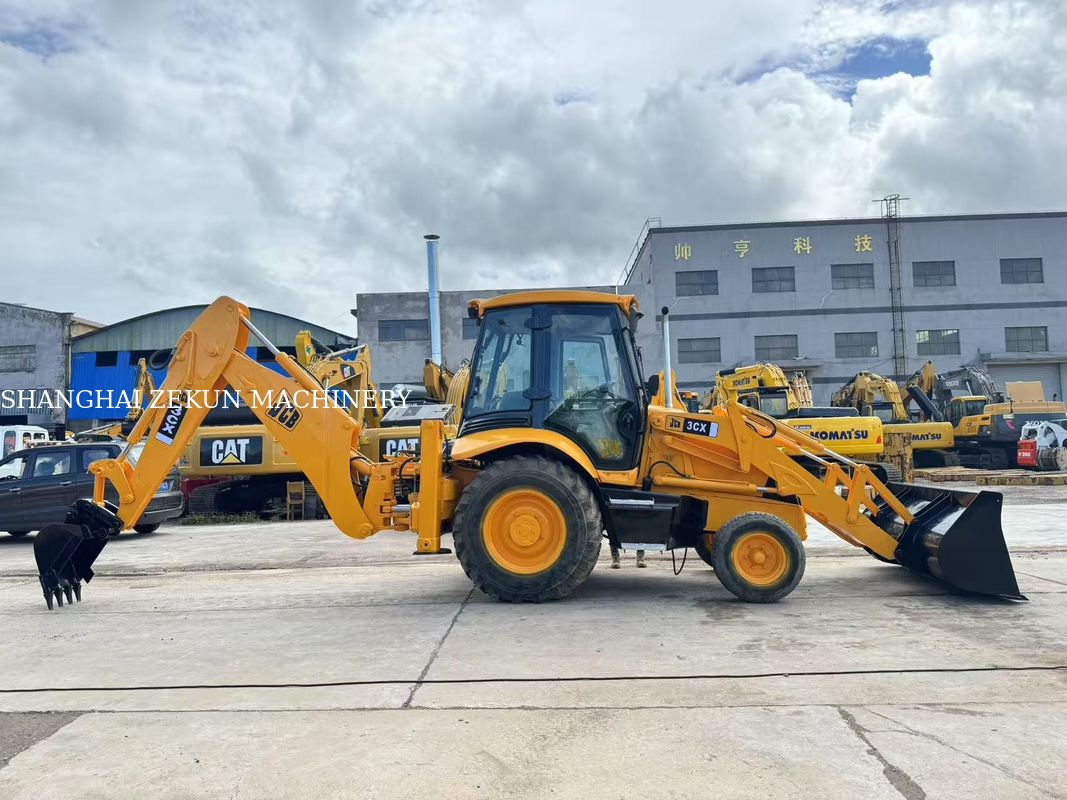 2001 JCB 3CX Excavator Backhoe Loader กับ 95 L / min ระบบไฮดรอลิกไหล