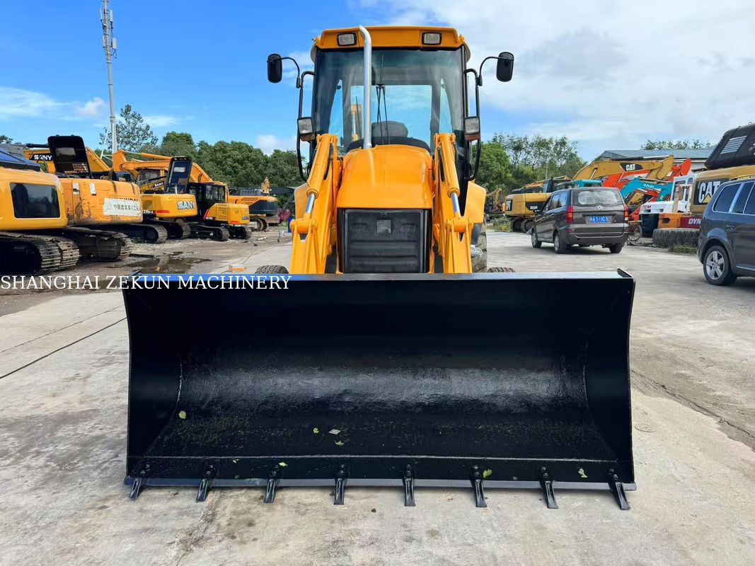 2001 JCB 3CX Excavator Backhoe Loader กับ 95 L / min ระบบไฮดรอลิกไหล
