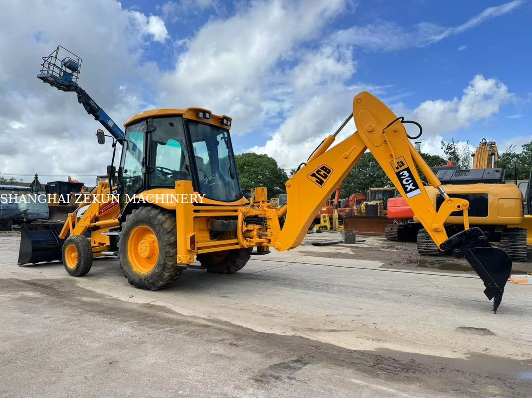2001 JCB 3CX Excavator Backhoe Loader กับ 95 L / min ระบบไฮดรอลิกไหล