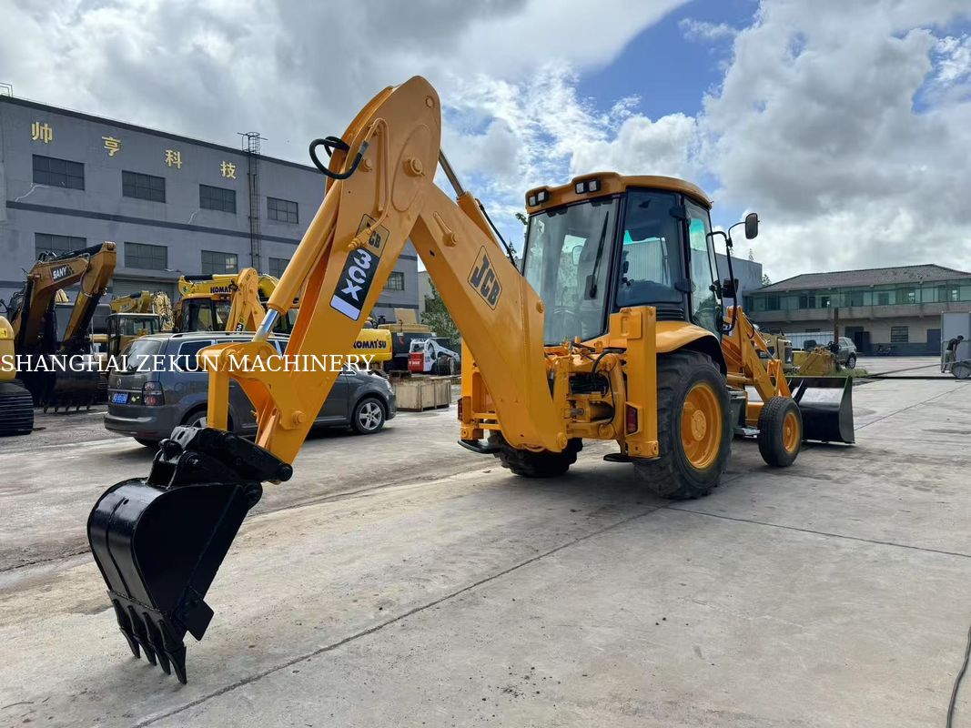 2001 JCB 3CX Excavator Backhoe Loader กับ 95 L / min ระบบไฮดรอลิกไหล