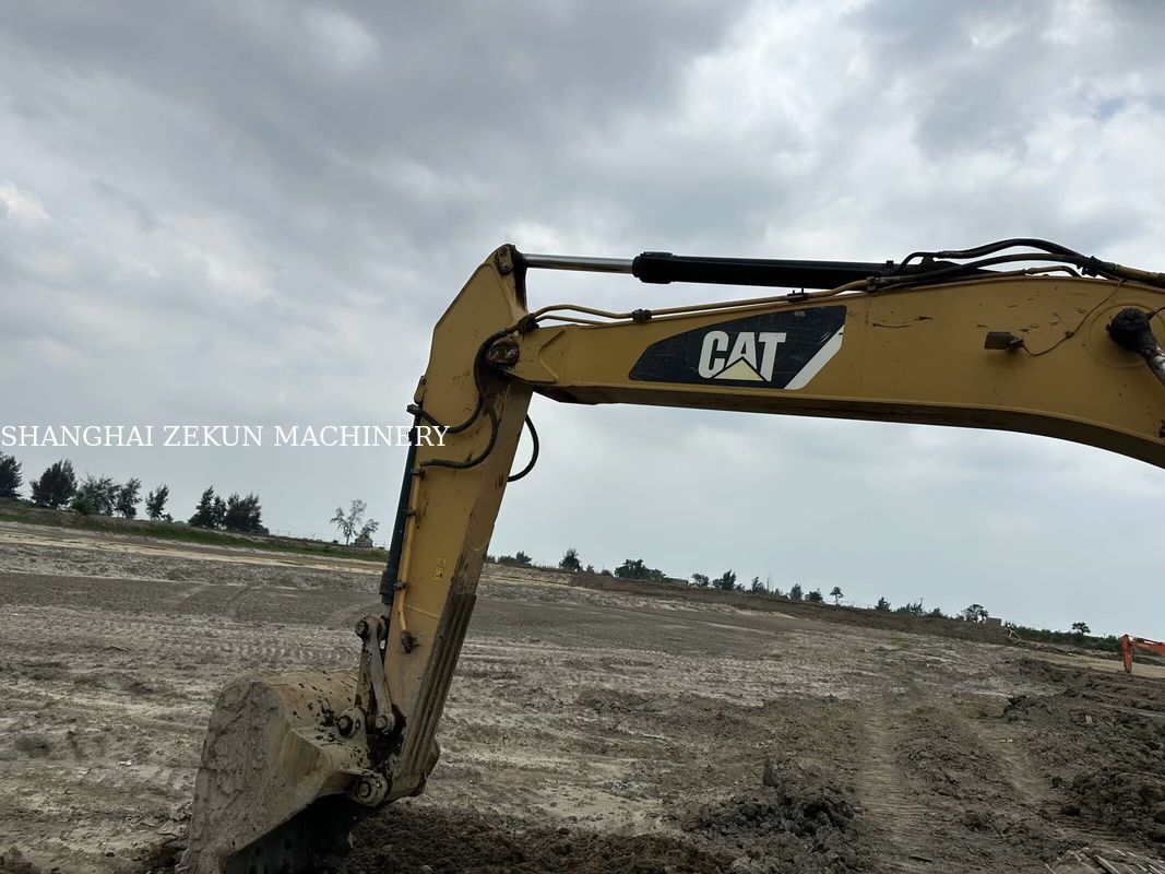2014 CAT 320D2 Excavator 10 812hrs และประสิทธิภาพ อัตราการไฮดรอลิกไหล 2 × 214 L/min ความเร็วการเดินทาง 3.5 / 5.5 Km/h