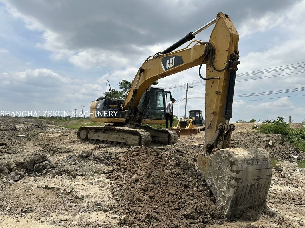 2014 CAT 320D2 Excavator 10 812hrs และประสิทธิภาพ อัตราการไฮดรอลิกไหล 2 × 214 L/min ความเร็วการเดินทาง 3.5 / 5.5 Km/h