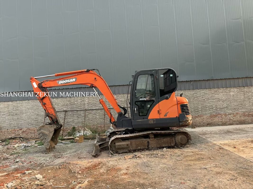 Doosan DX60 Excavator Tier 3 Emission Standard Max Reach At Ground Level 100 mm และผลงาน