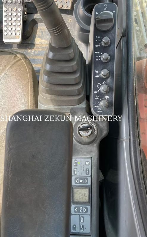 ฮิตาชิ ZX120-6 Excavator ใช้กับความยาวแขน 2.5m และ 210mm ความสูงการโยนสูงสุด 11158hrs
