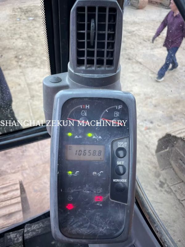 Hitachi ZX200-3G Excavator 10658hrs ความยาวแขน 2.94 m ความสูงในการขุดสูงสุด 620 mm