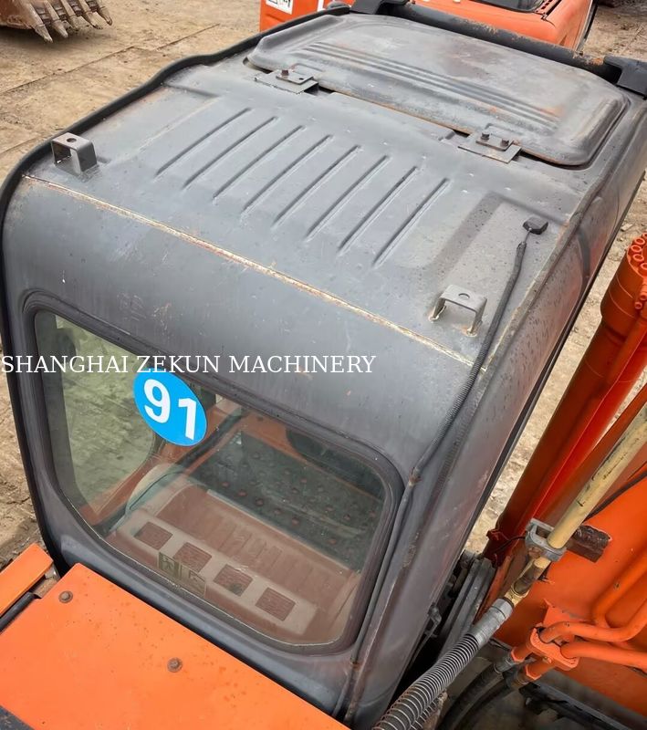 Hitachi ZX200-3G Excavator 10658hrs ความยาวแขน 2.94 m ความสูงในการขุดสูงสุด 620 mm